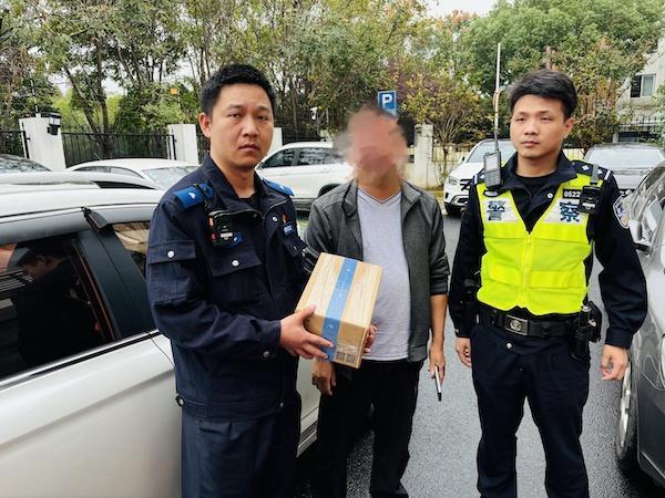 网约车接单疑电诈接民警一起送货